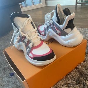 Women’s Louis Vuitton archlight sneakers size 8.5